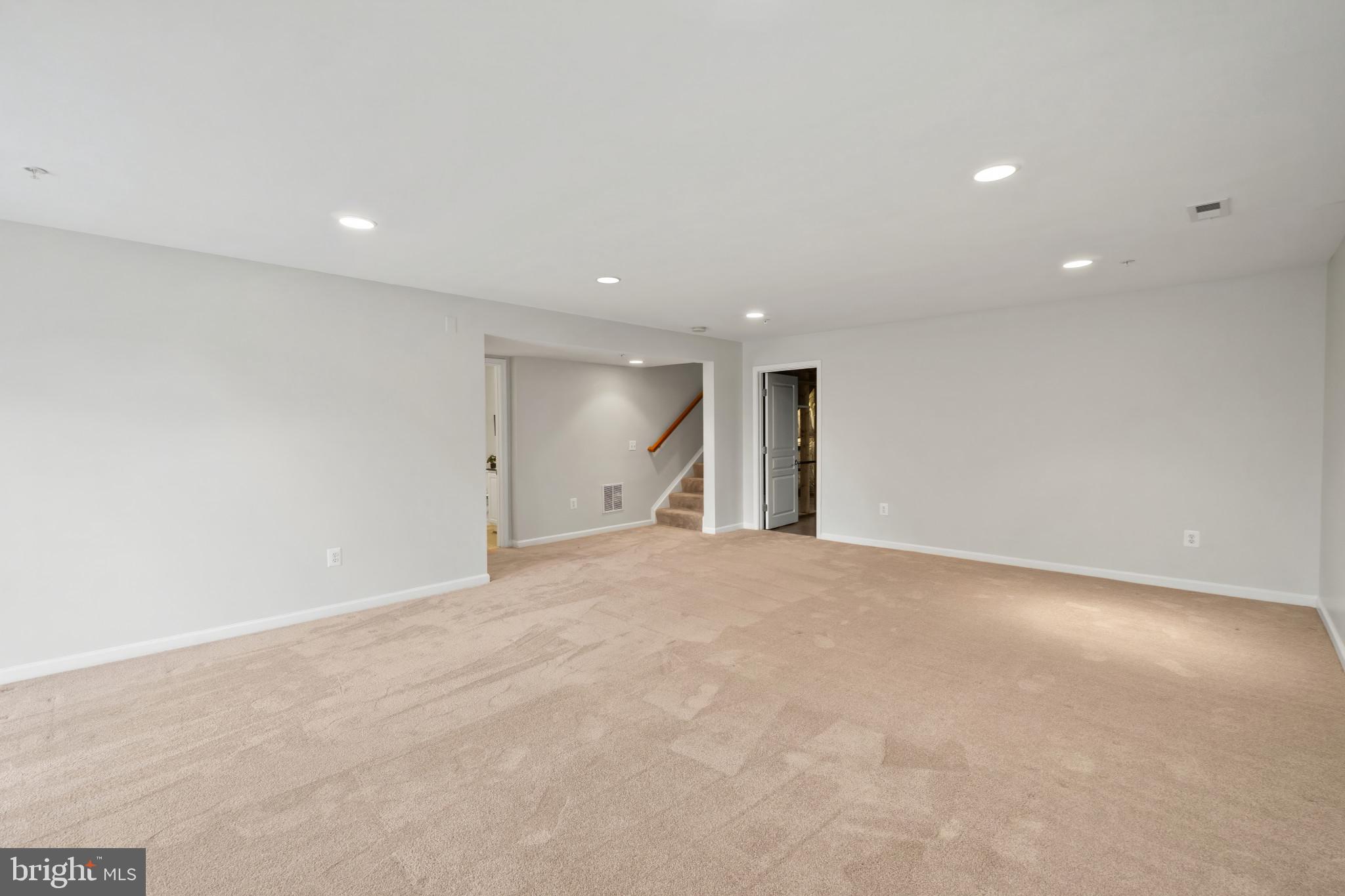 HEARTHSTONE AT VILLAGE CREST CONDOMINIUMS - Residential