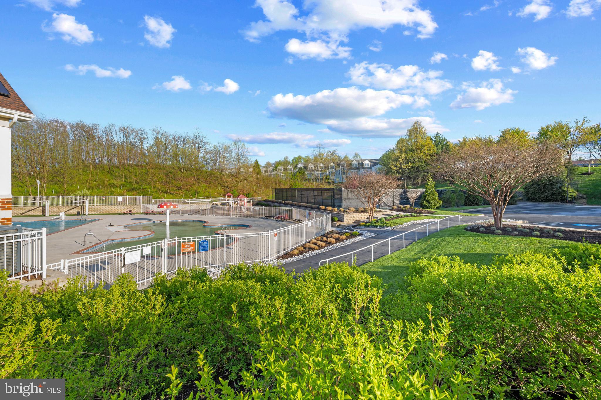 HEARTHSTONE AT VILLAGE CREST CONDOMINIUMS - Residential