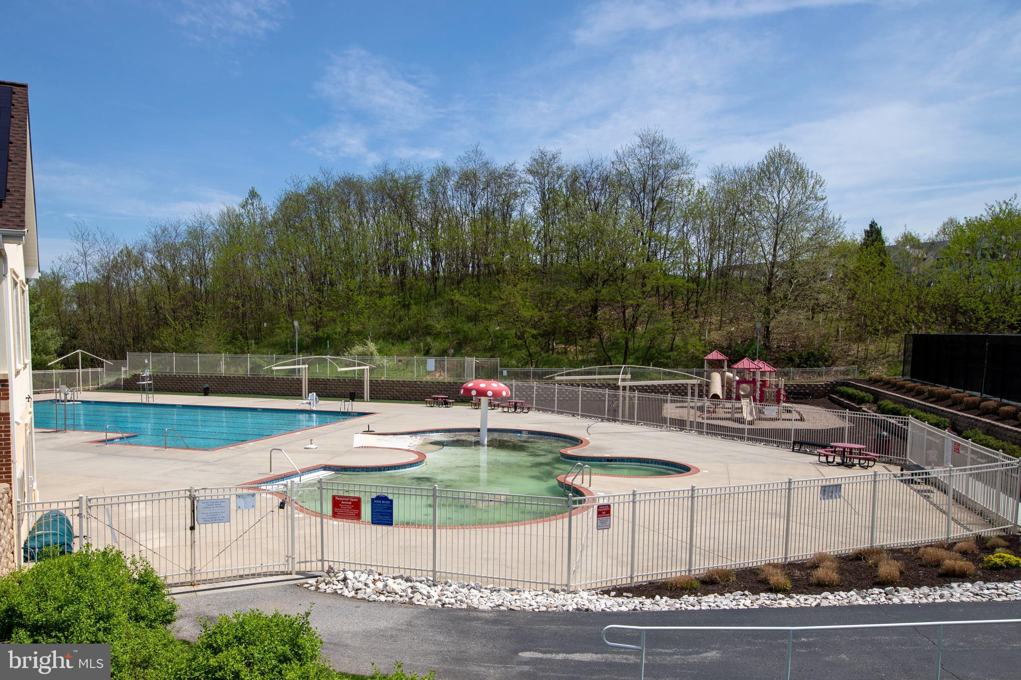 HEARTHSTONE AT VILLAGE CREST CONDOMINIUMS - Residential