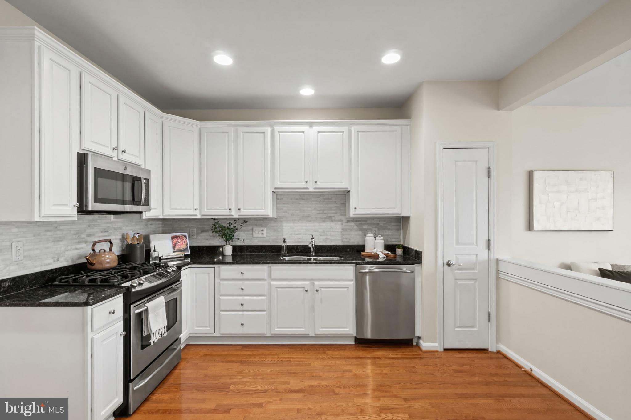 HEARTHSTONE AT VILLAGE CREST CONDOMINIUMS - Residential