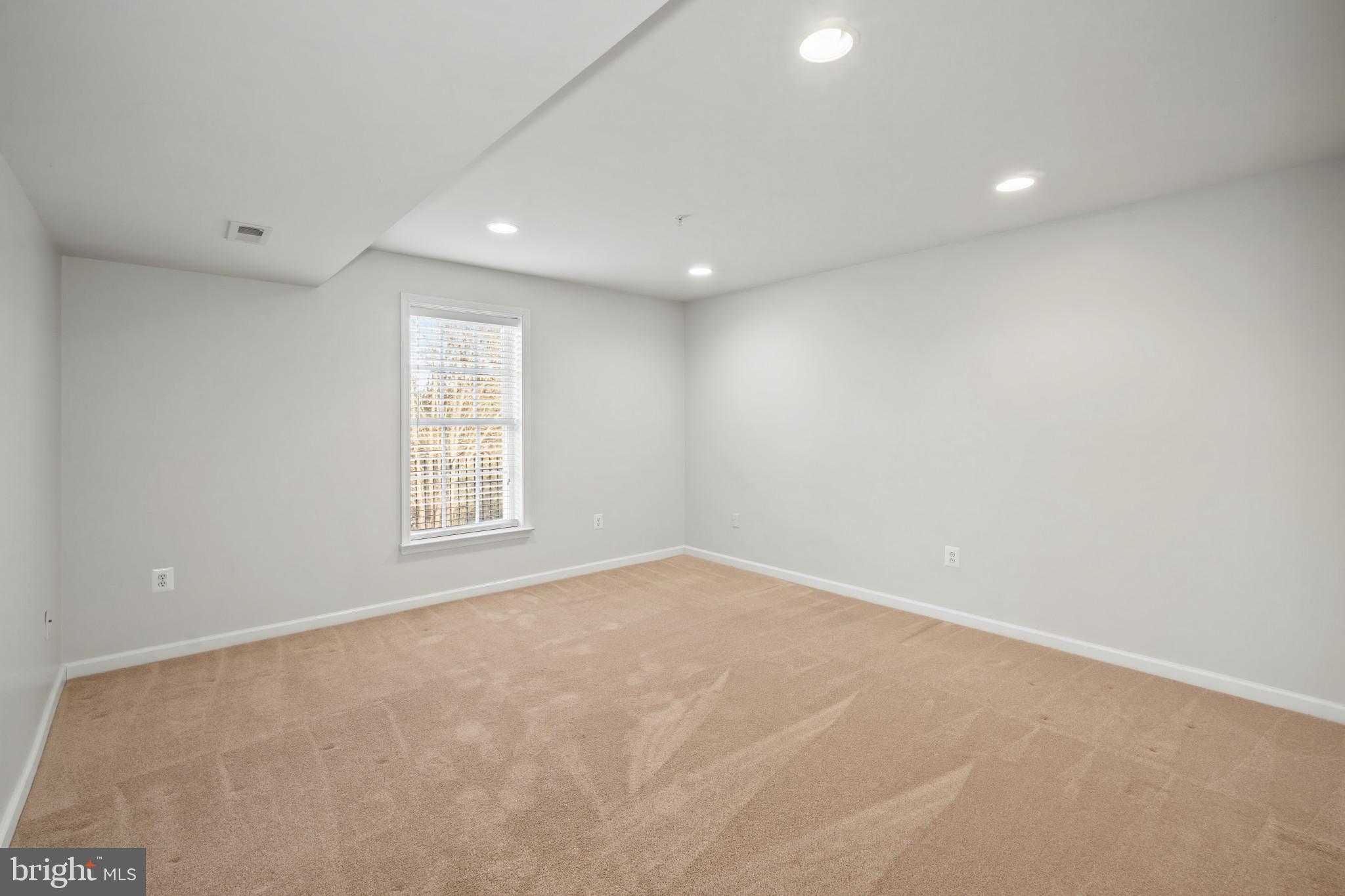 HEARTHSTONE AT VILLAGE CREST CONDOMINIUMS - Residential