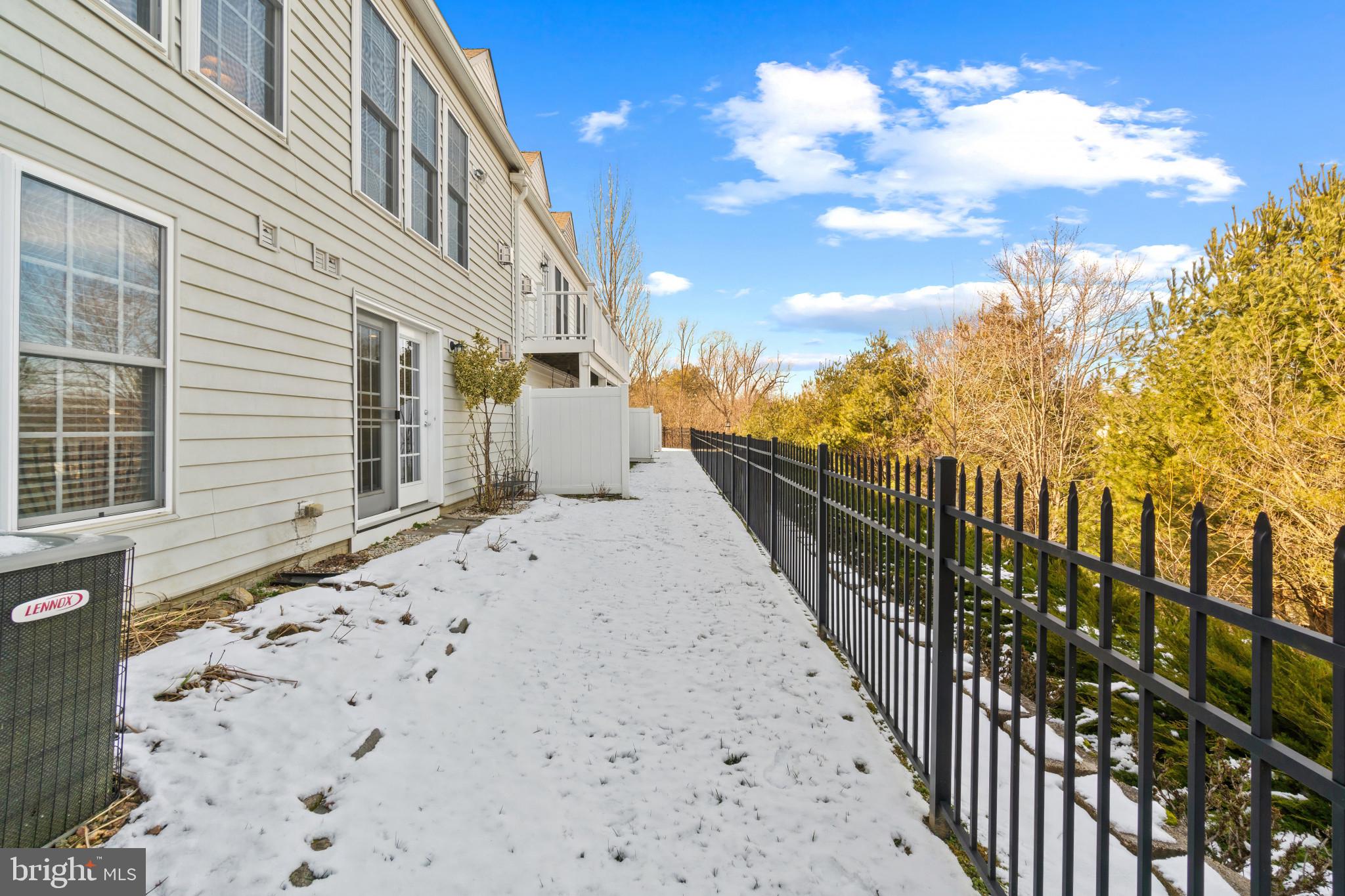 HEARTHSTONE AT VILLAGE CREST CONDOMINIUMS - Residential