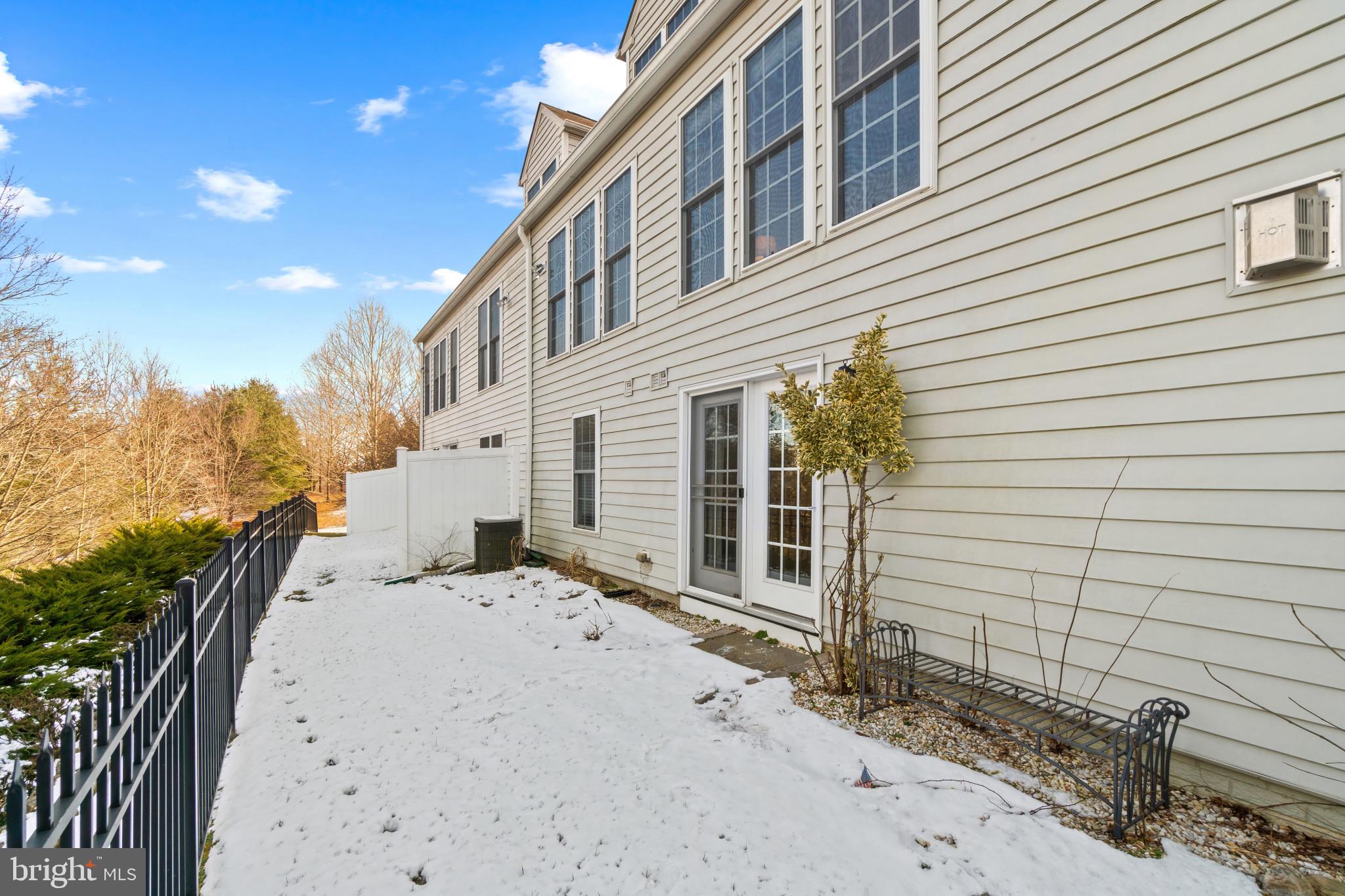 HEARTHSTONE AT VILLAGE CREST CONDOMINIUMS - Residential