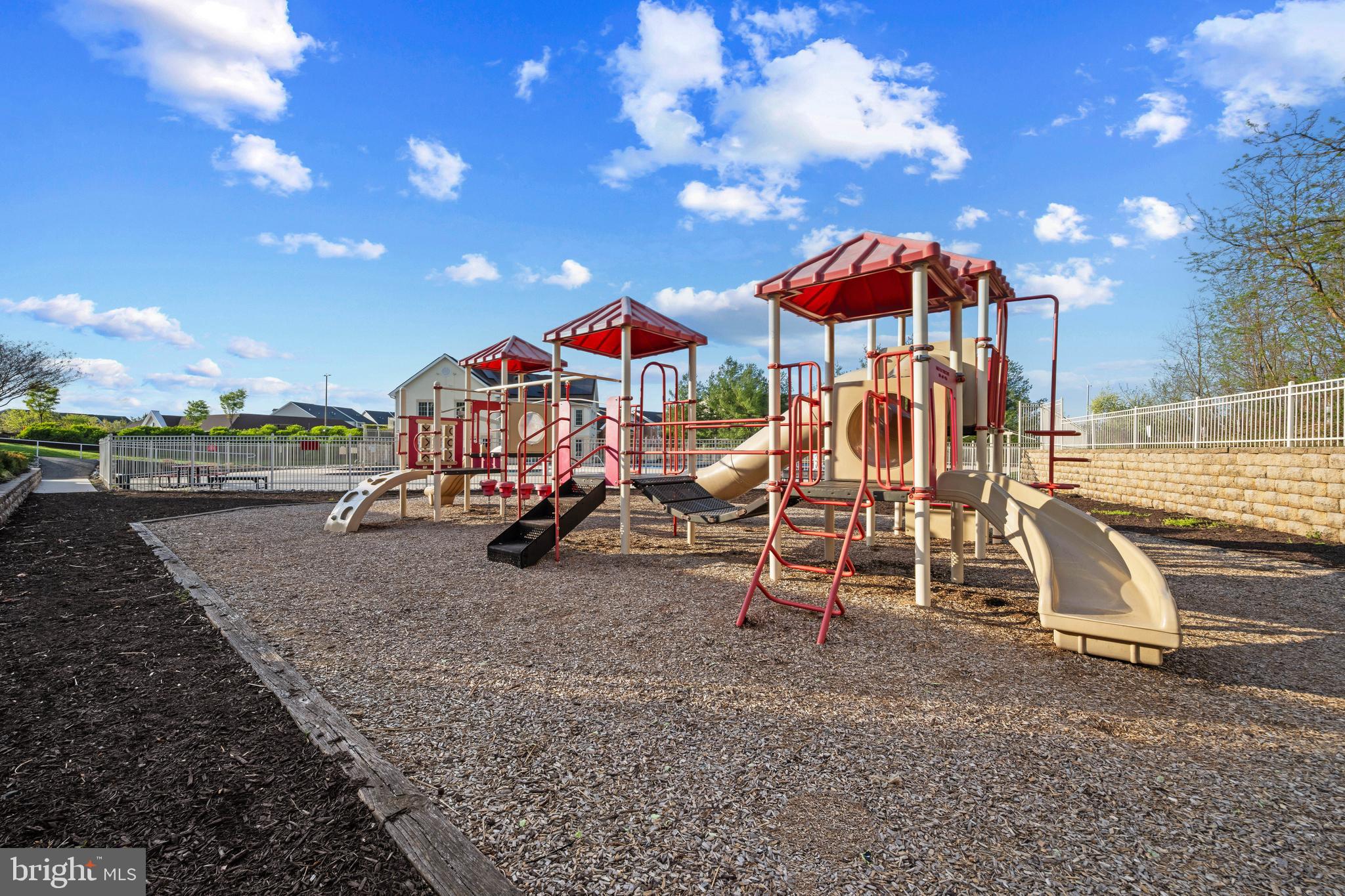 HEARTHSTONE AT VILLAGE CREST CONDOMINIUMS - Residential