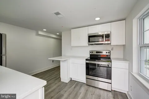 MLS: NJBL2085606