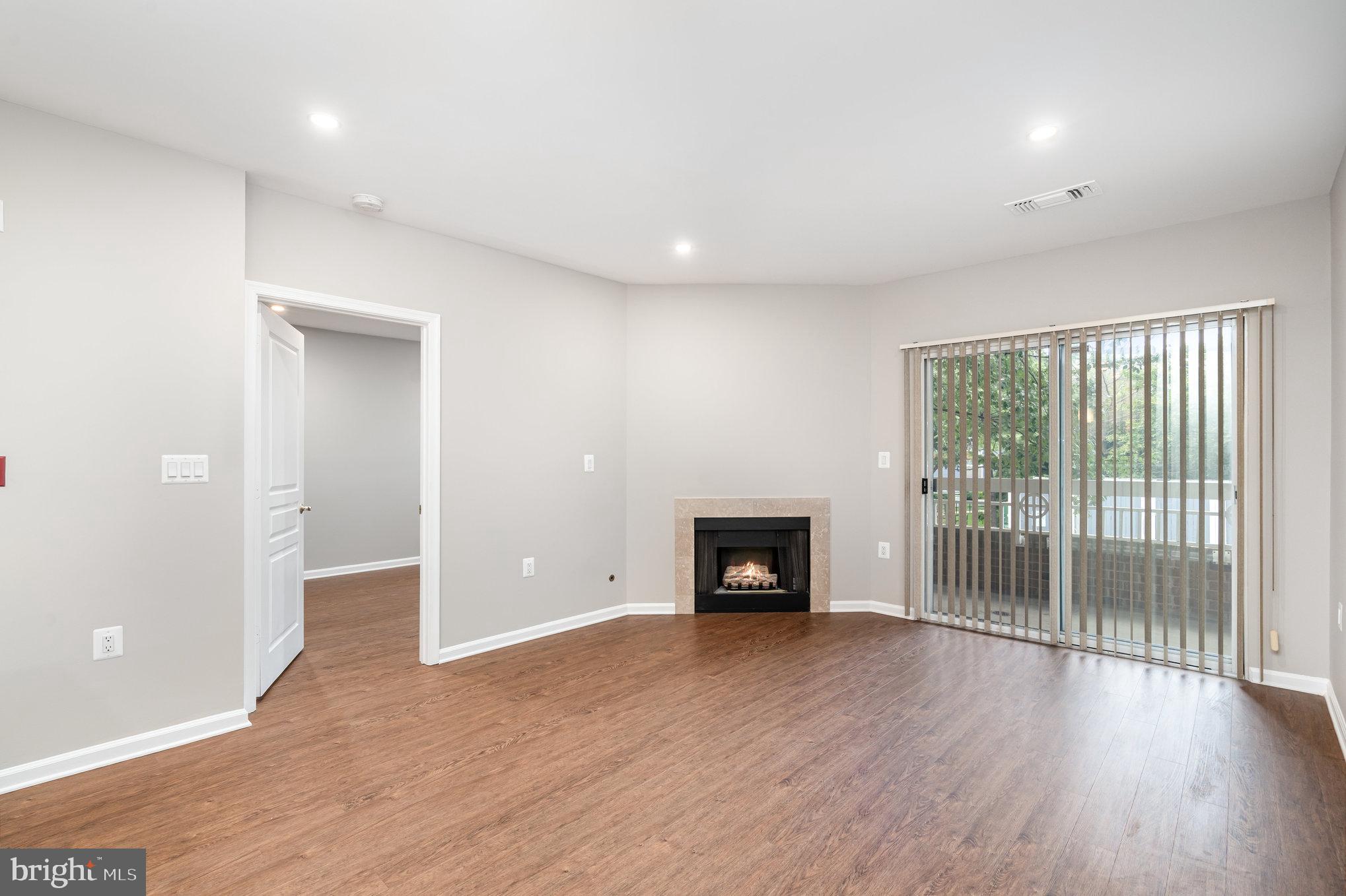 WORLDGATE CONDO - Residential