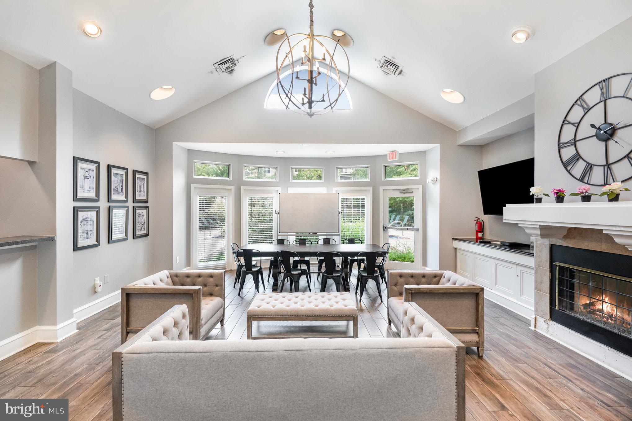 WORLDGATE CONDO - Residential