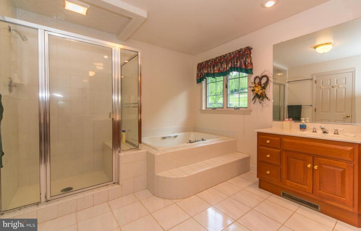 SCHOOL LANE HILLS ESTATES - Residential