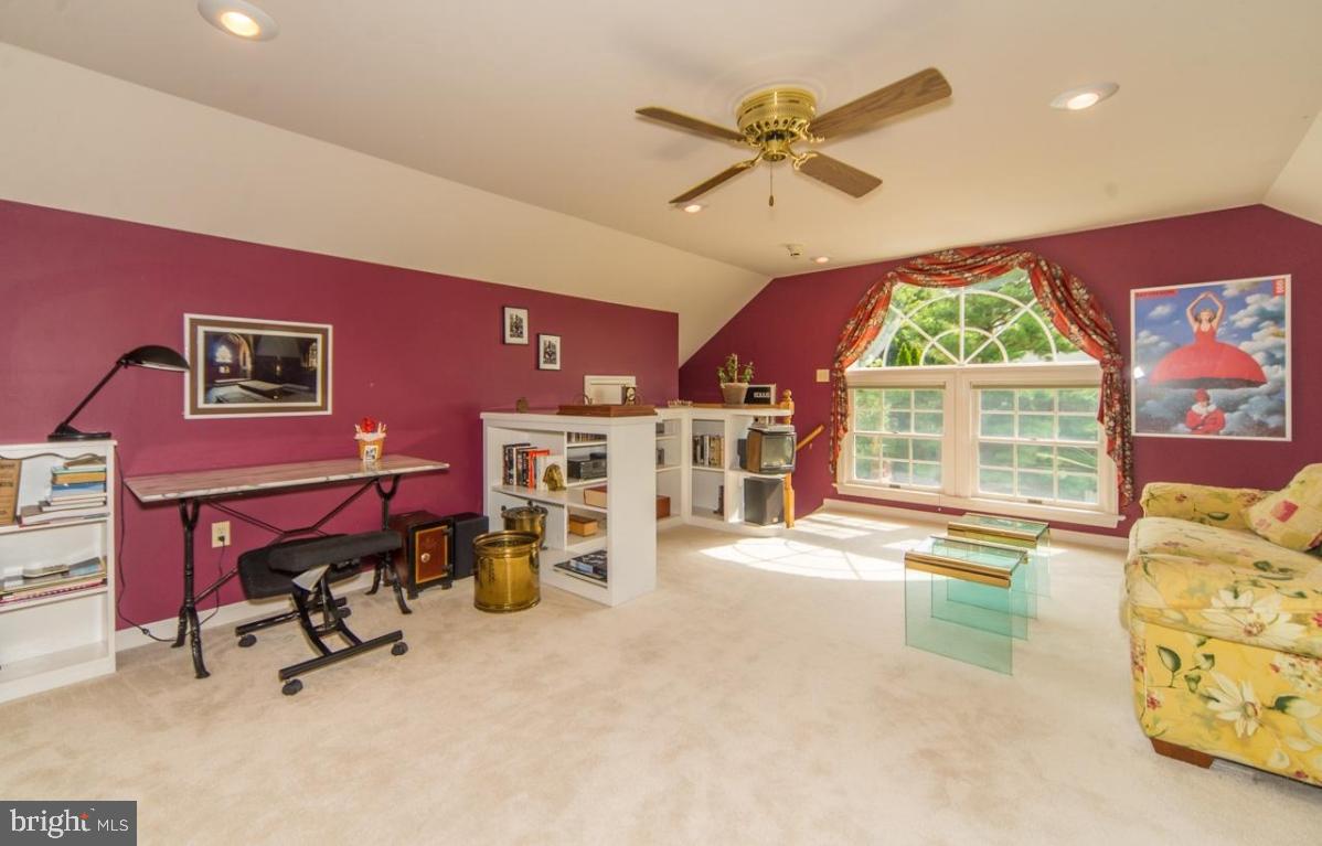 SCHOOL LANE HILLS ESTATES - Residential