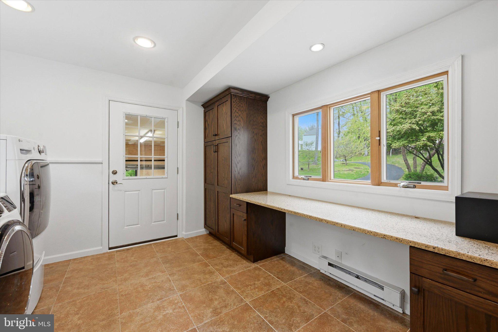 OKEHOCKING HILLS - Residential