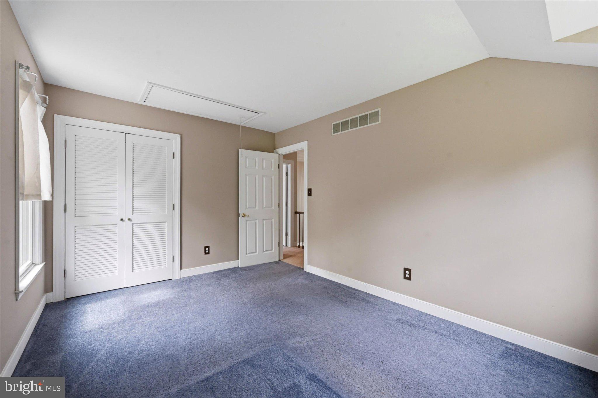 OKEHOCKING HILLS - Residential