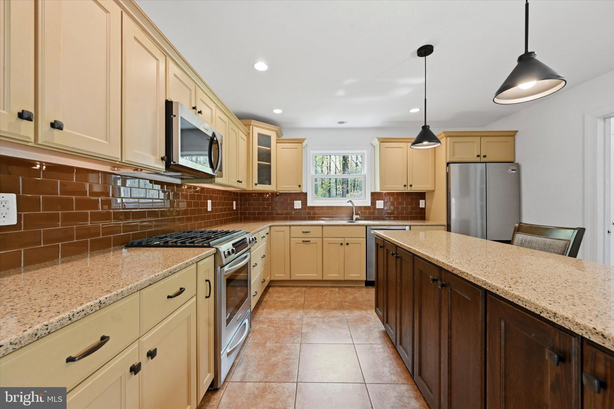 OKEHOCKING HILLS - Residential