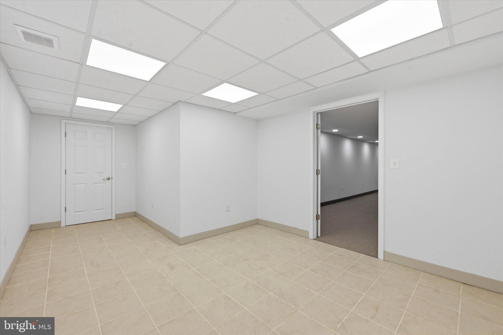 OKEHOCKING HILLS - Residential