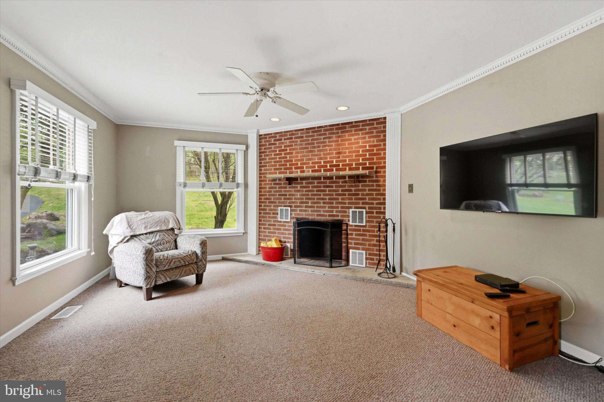 OKEHOCKING HILLS - Residential