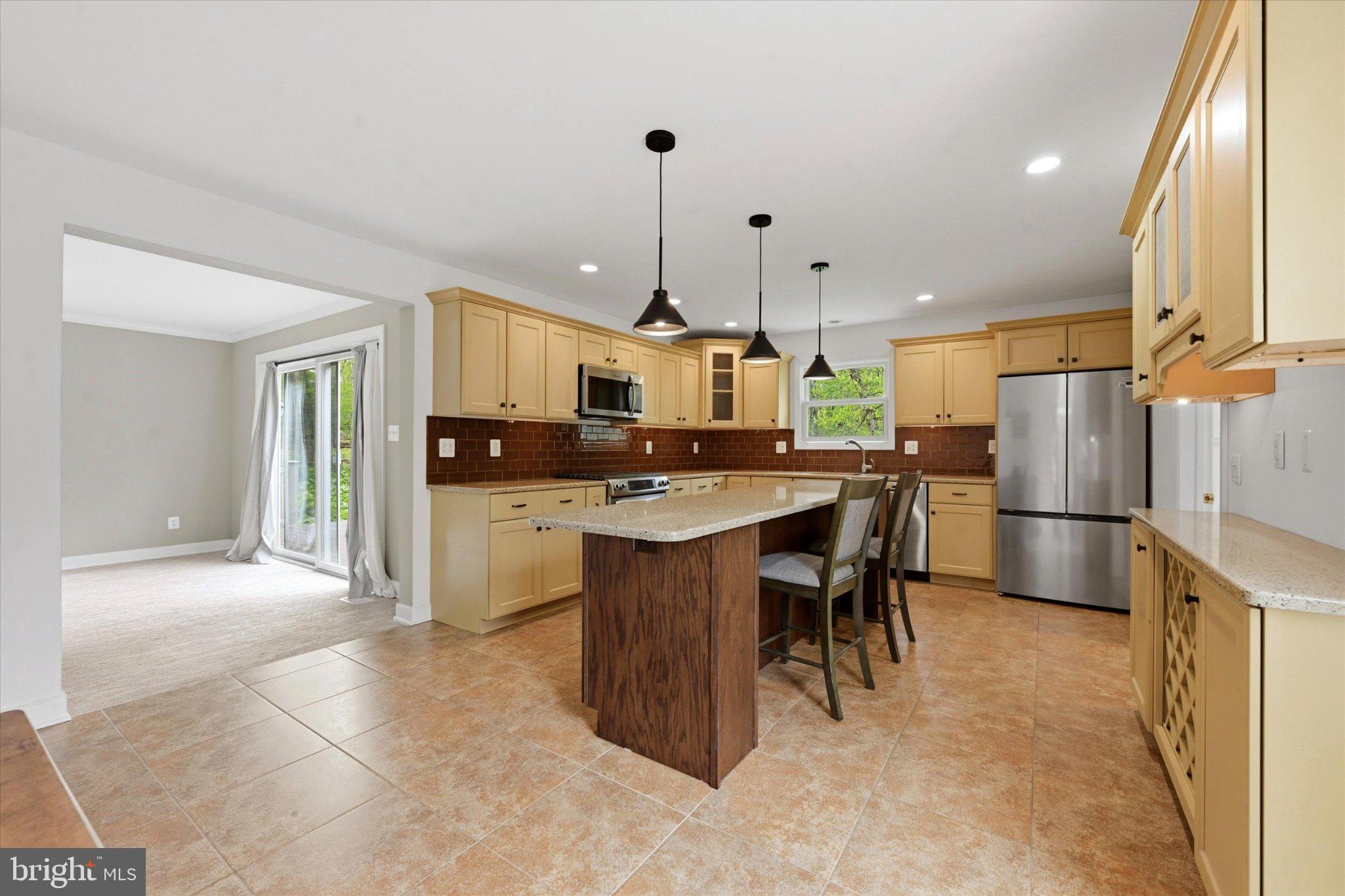 OKEHOCKING HILLS - Residential