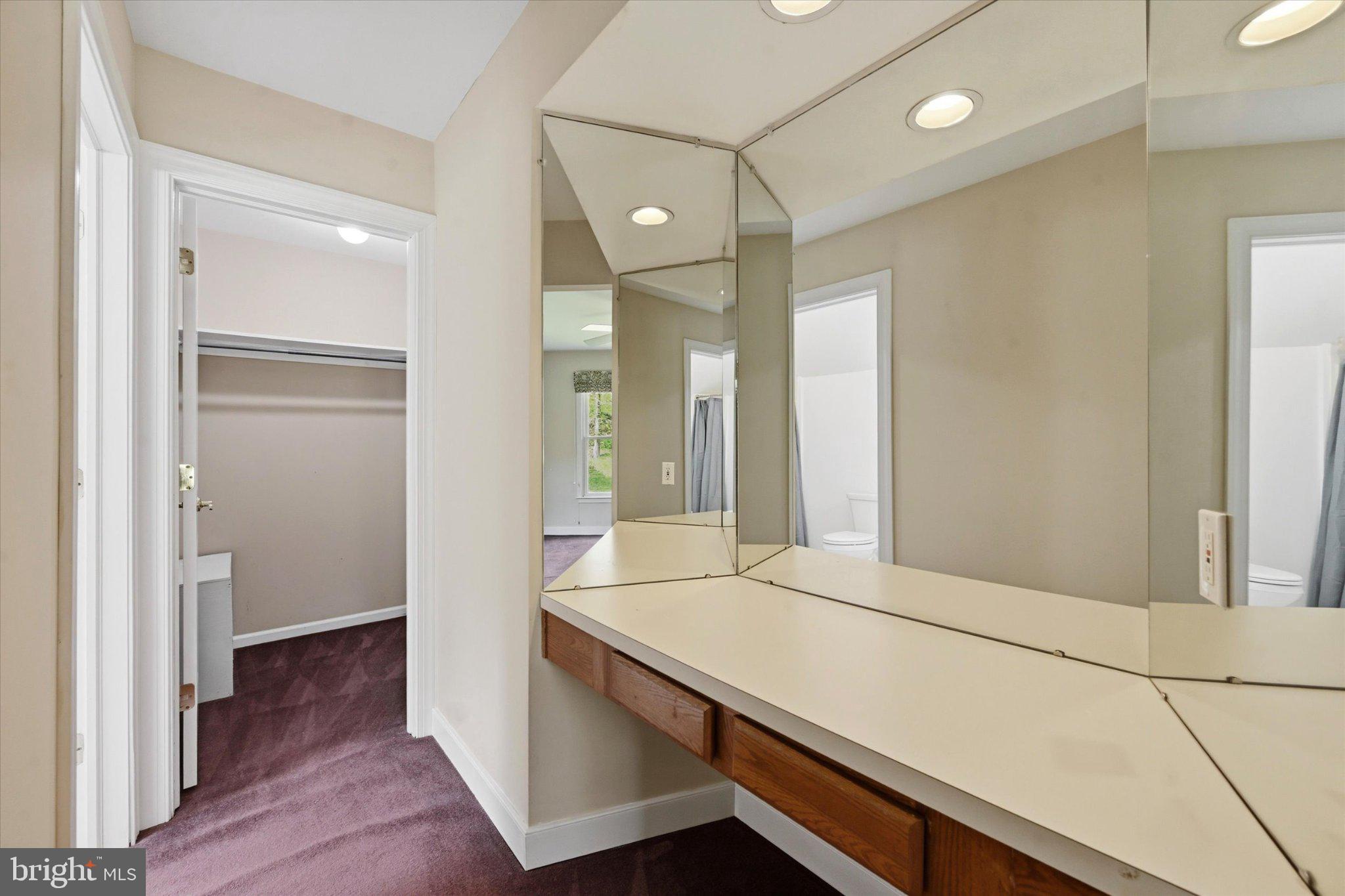 OKEHOCKING HILLS - Residential