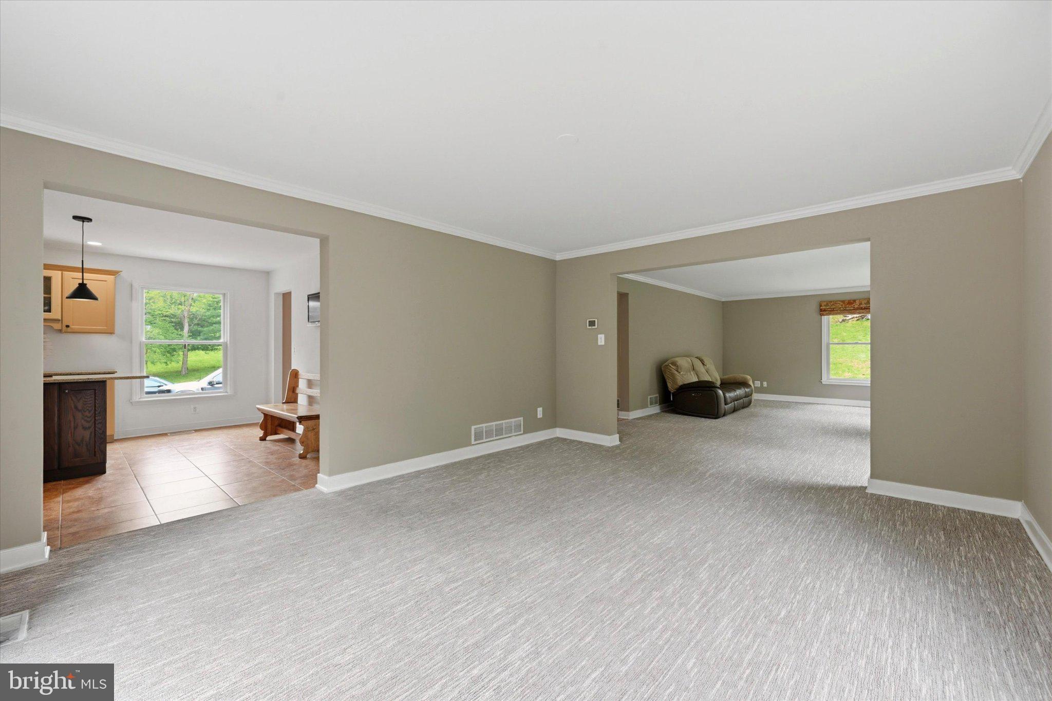 OKEHOCKING HILLS - Residential