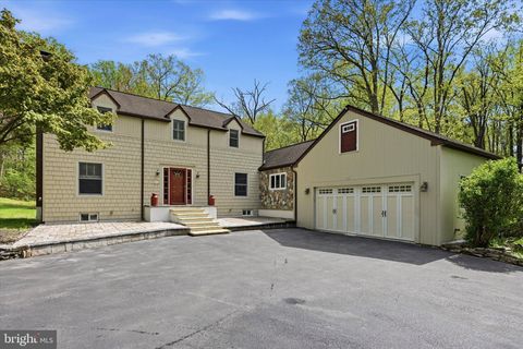 Photo of 1010 Nicole Drive, NEWTOWN SQUARE, PA 19073 (MLS # PADE2113562)