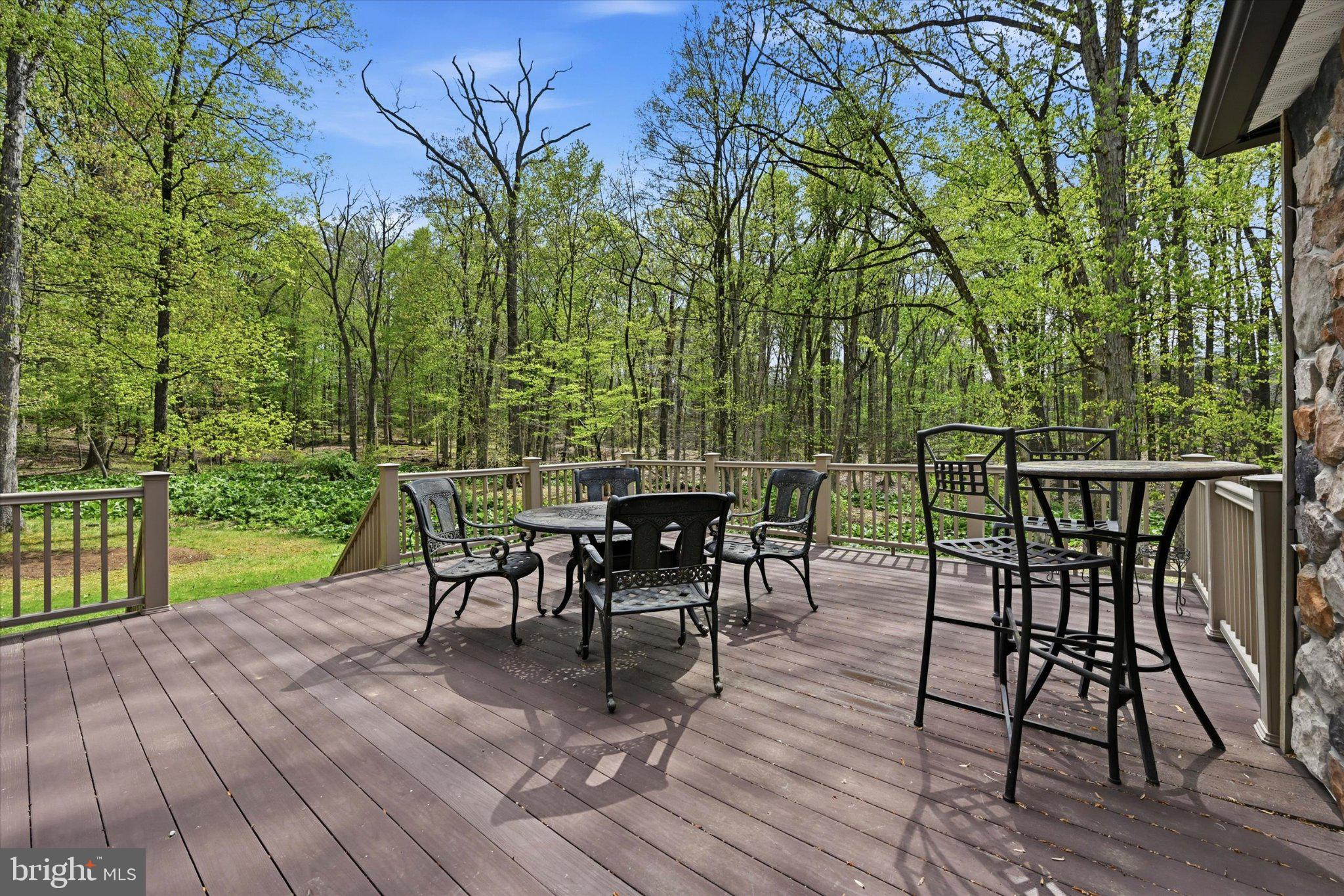 OKEHOCKING HILLS - Residential