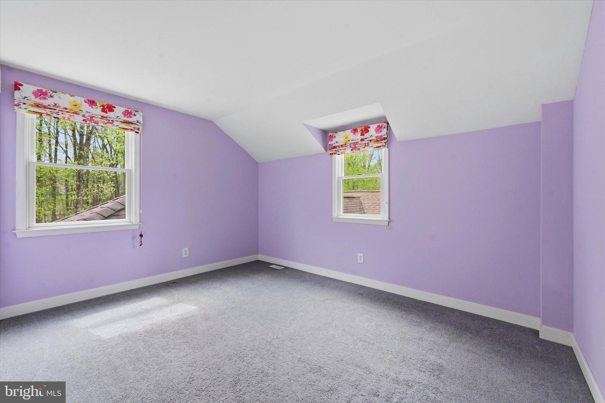 OKEHOCKING HILLS - Residential