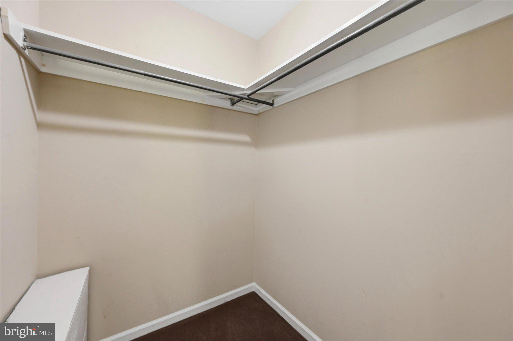 OKEHOCKING HILLS - Residential