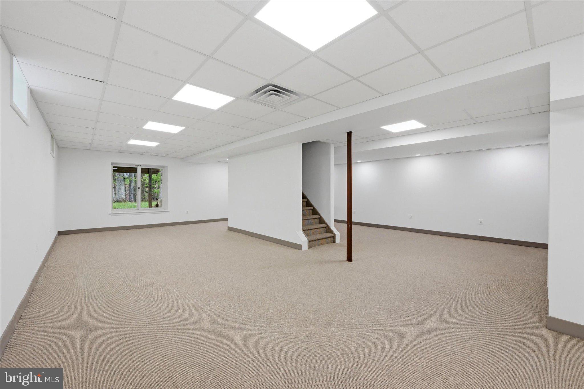 OKEHOCKING HILLS - Residential