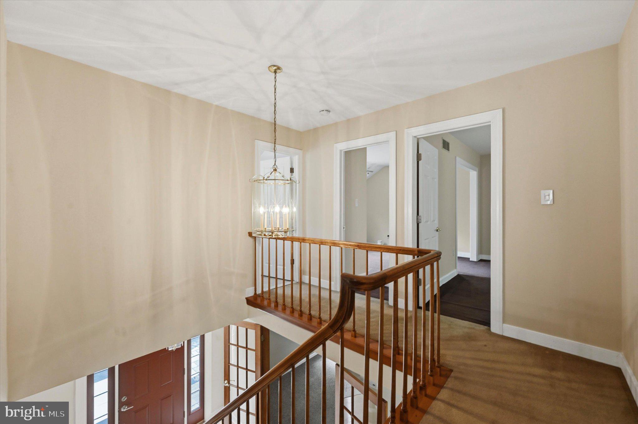 OKEHOCKING HILLS - Residential