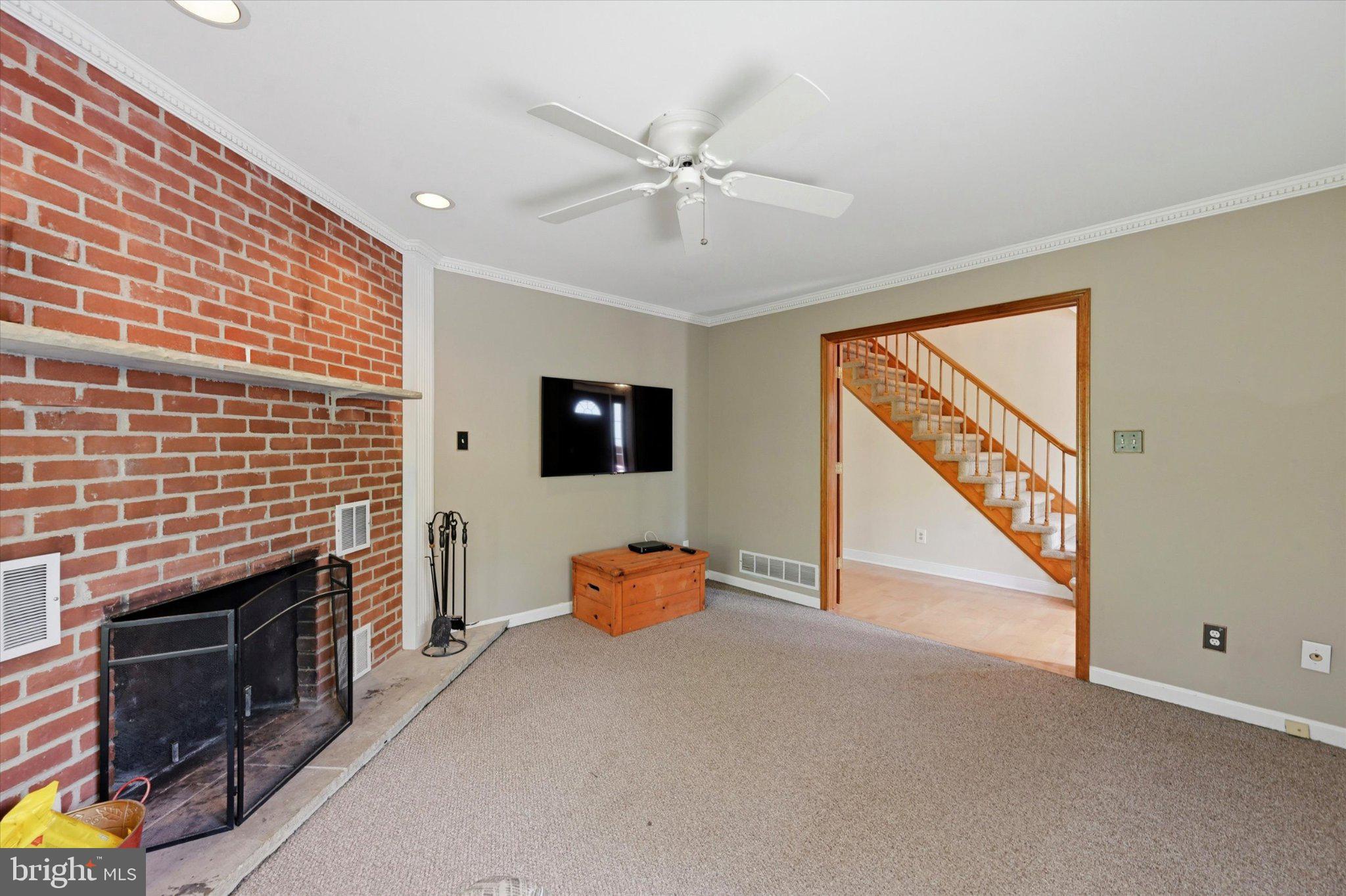 OKEHOCKING HILLS - Residential