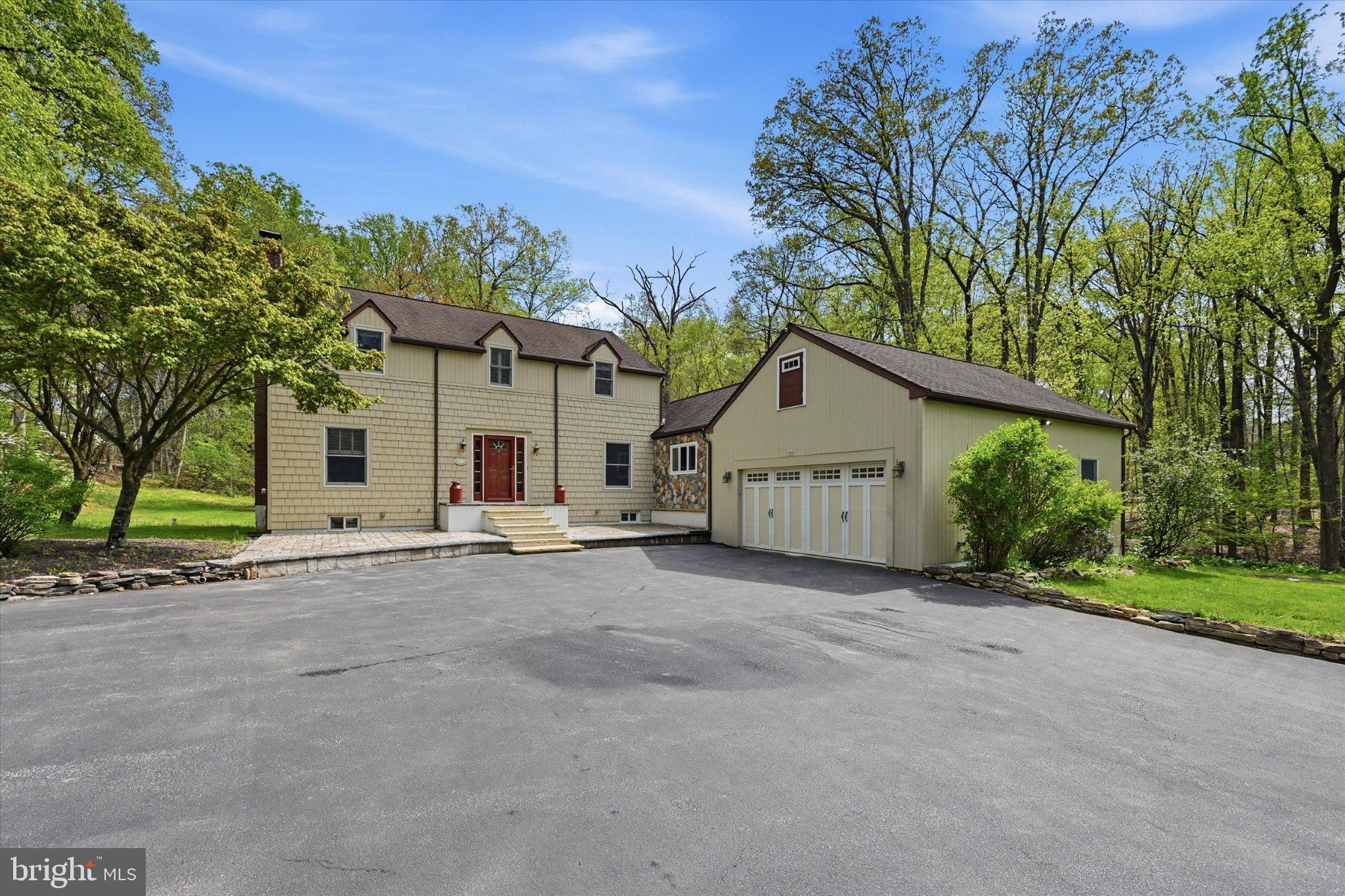 OKEHOCKING HILLS - Residential