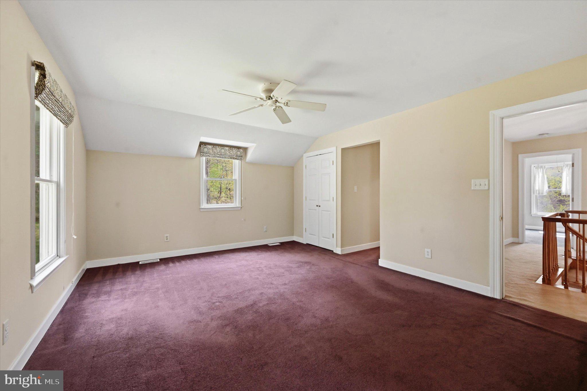 OKEHOCKING HILLS - Residential