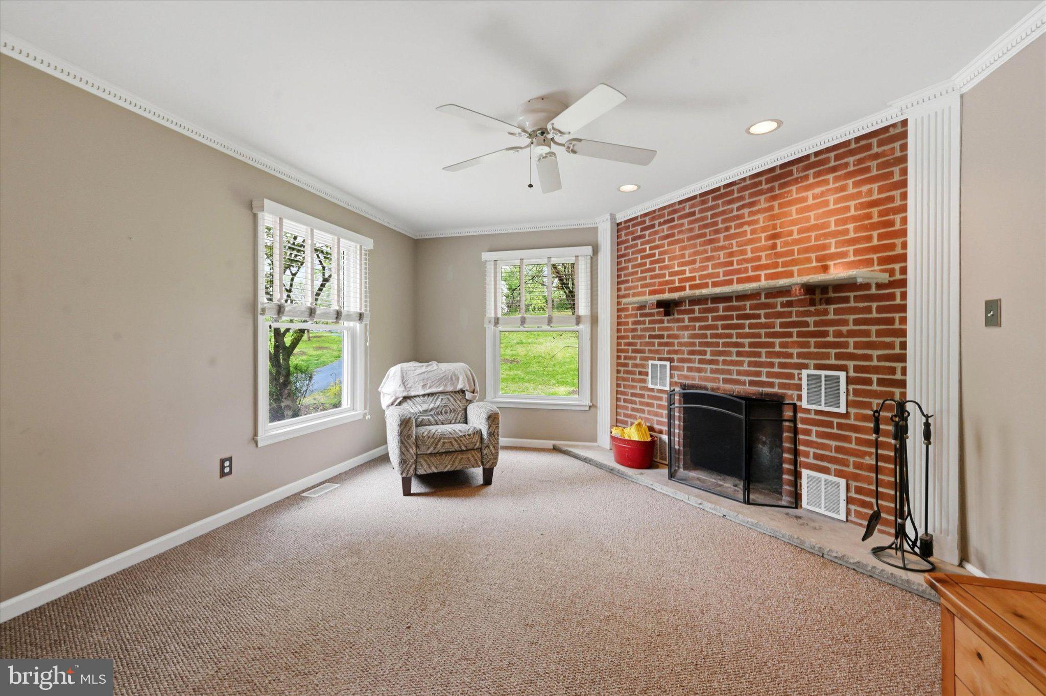 OKEHOCKING HILLS - Residential