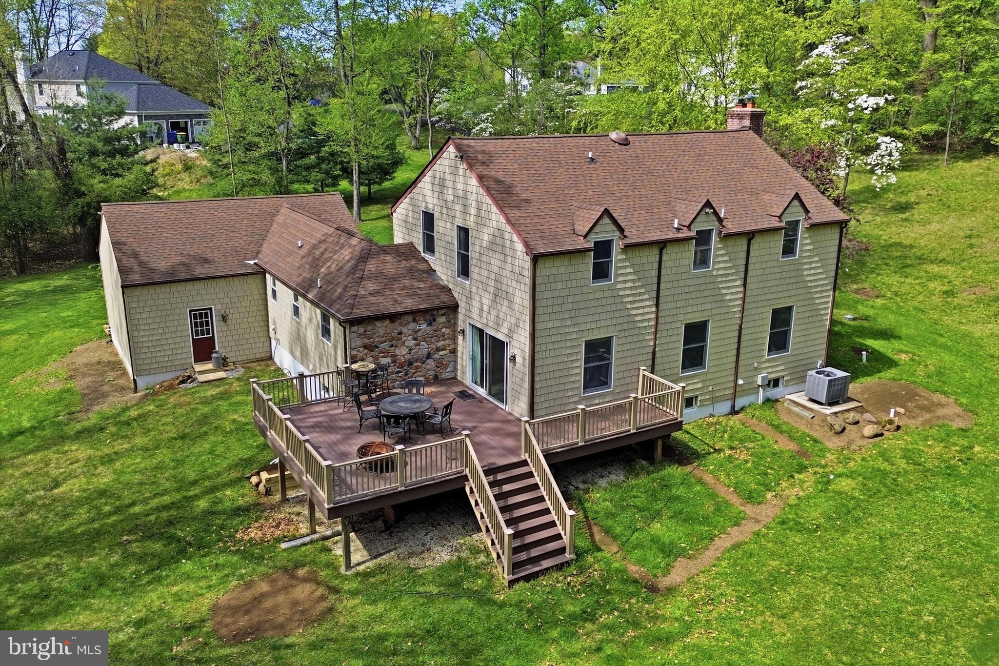 OKEHOCKING HILLS - Residential