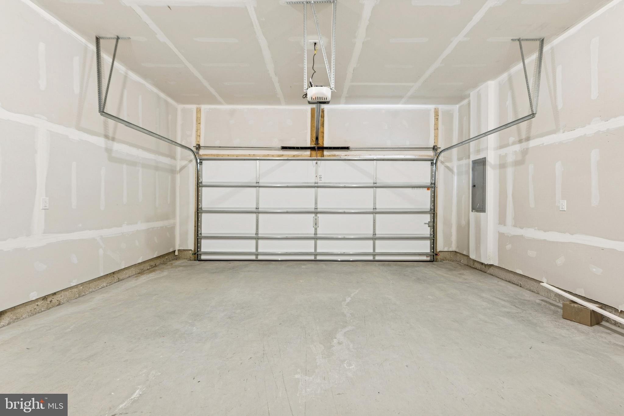 FOUR SEASONS AT KENT ISLAND - Residential