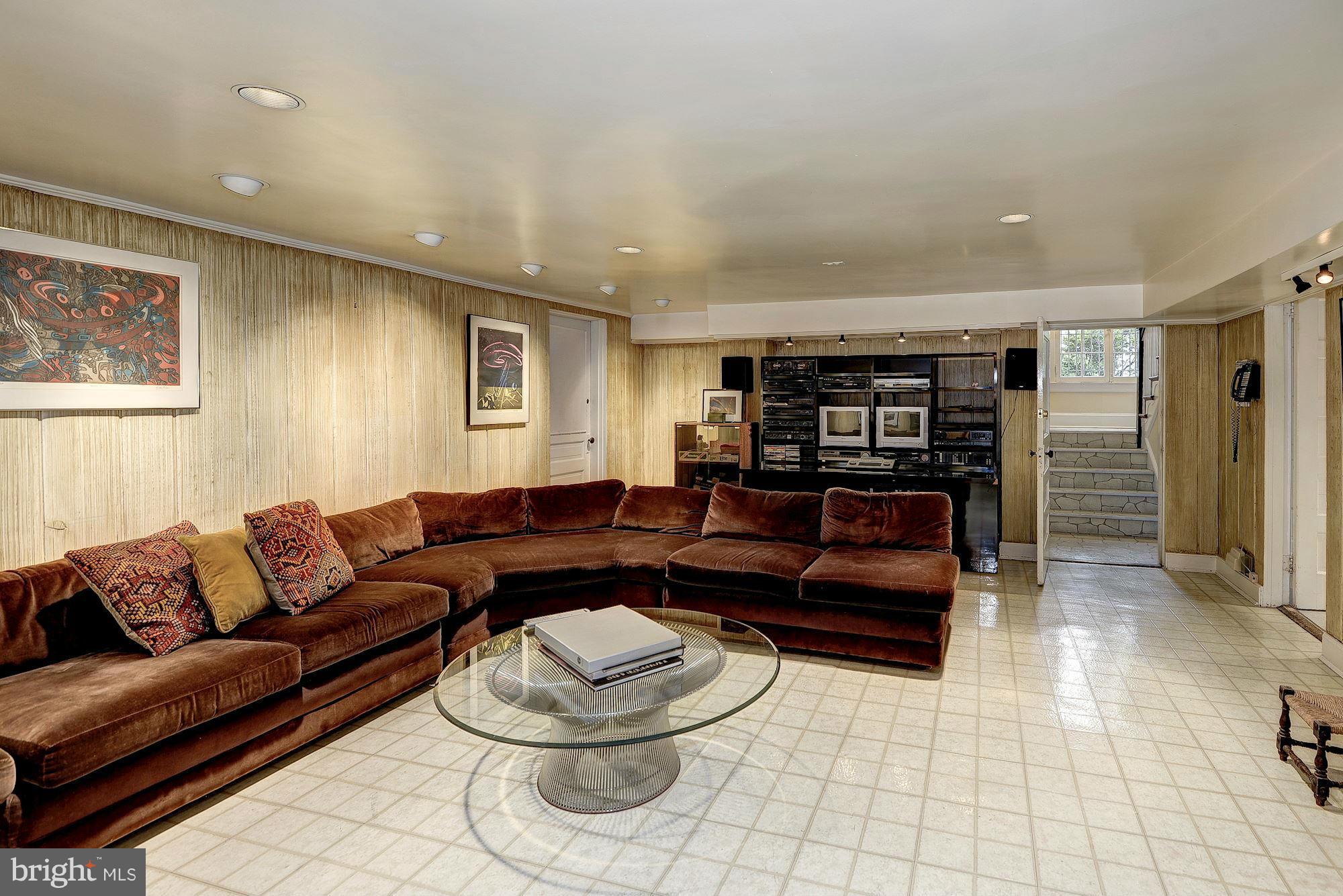OBSERVATORY CIRCLE - Residential