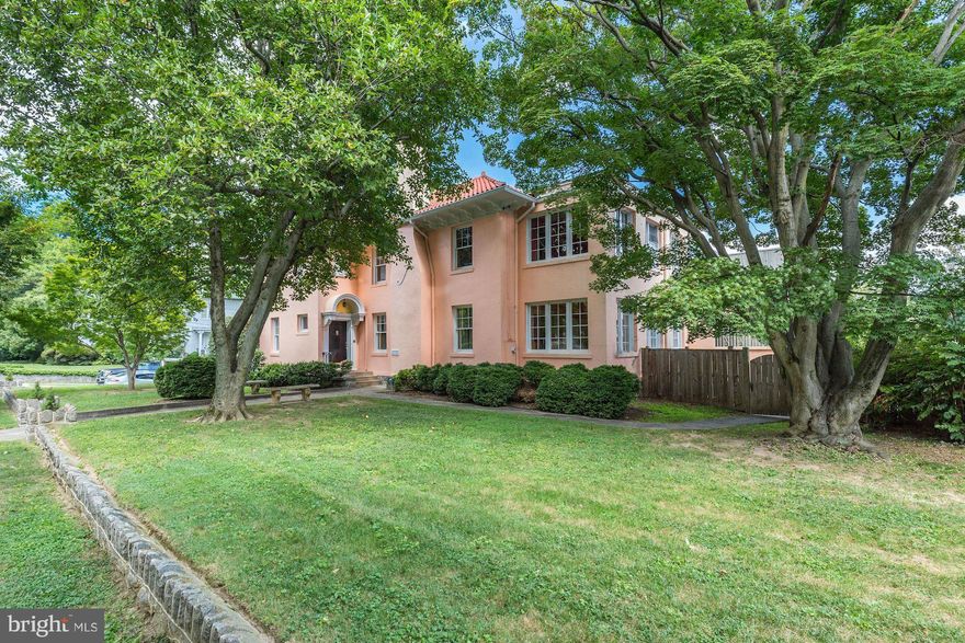 1st time on mkt in over 50 years. Rarely does a house like this come on the market. Gorgeous, sunny iconic salmon stucco 1926 home on large flat lot w/ 6 br/6.5 ba. 1st fl MBR & BA. Over 7000 total s.f.. Entertaining sized rooms, beautiful details, 9'+ ceilings, 3 sun rms, rec rm and fam rm, library, exercise room and deck looking at the Cathedral. 2 car garage. Walk to new Cathedral Commons