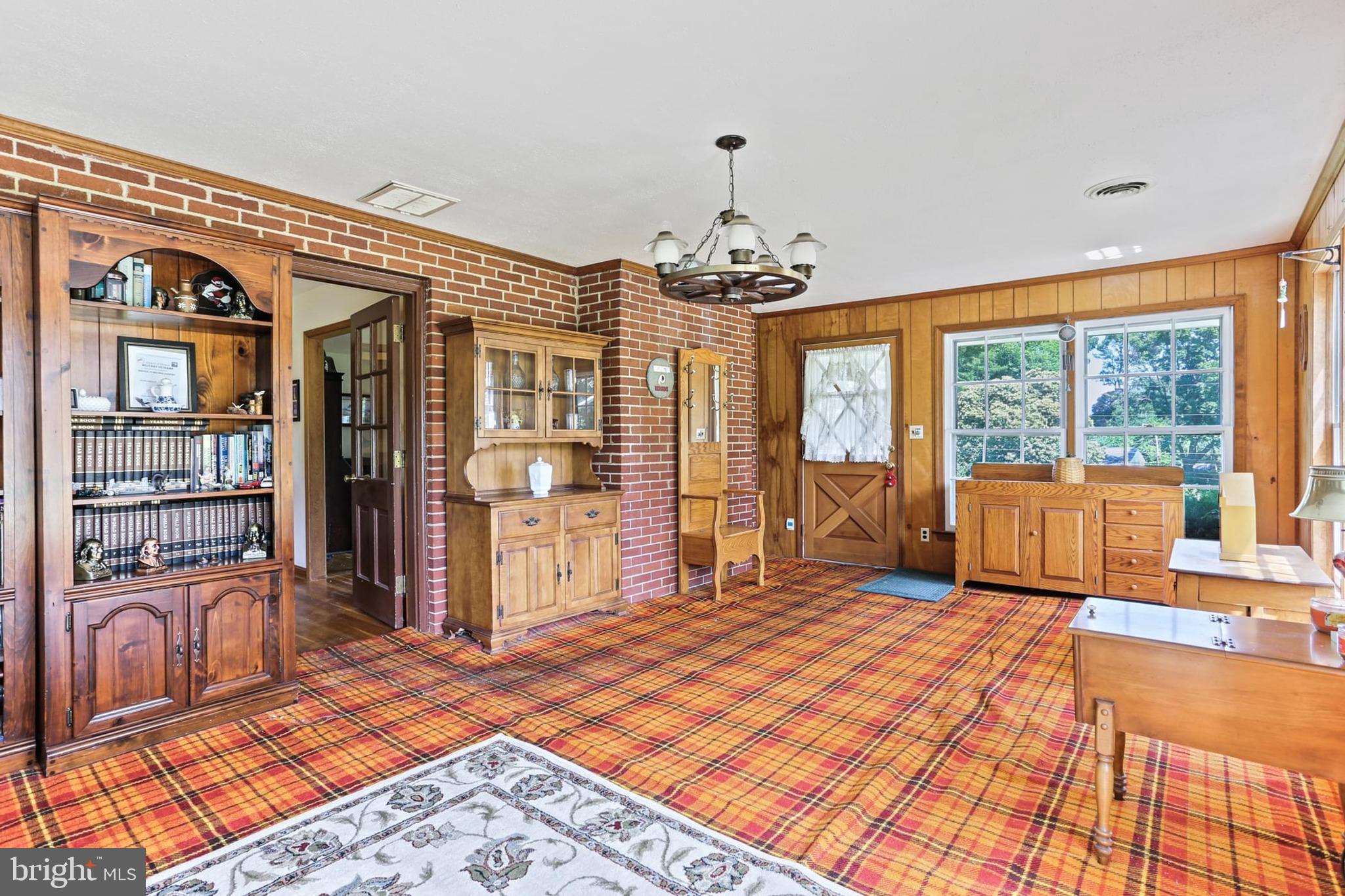 DAMASCUS OUTSIDE - Residential