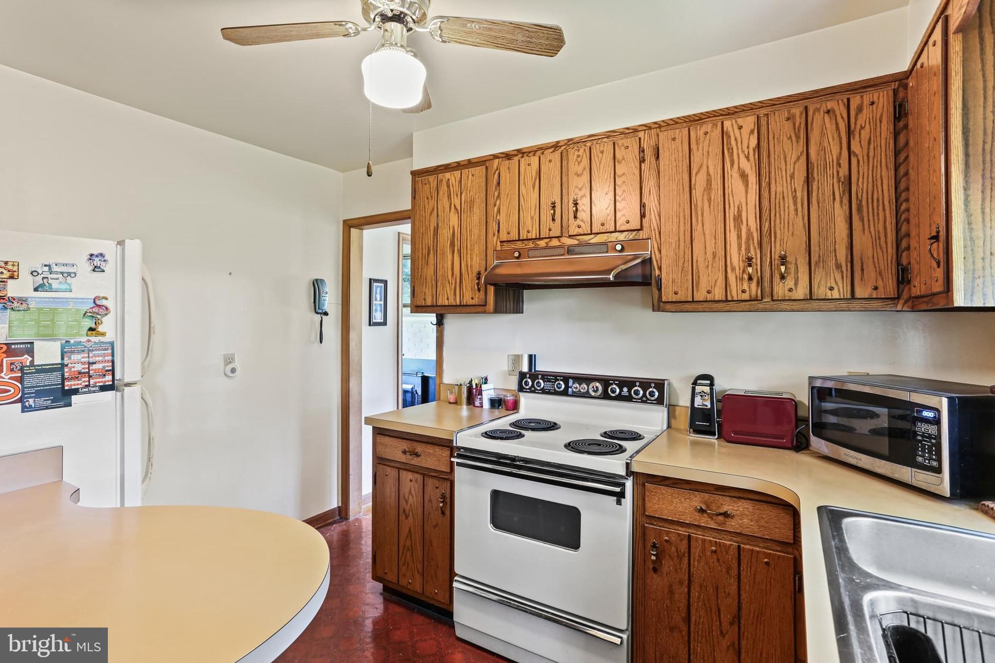 24128 DOREEN DRIVE