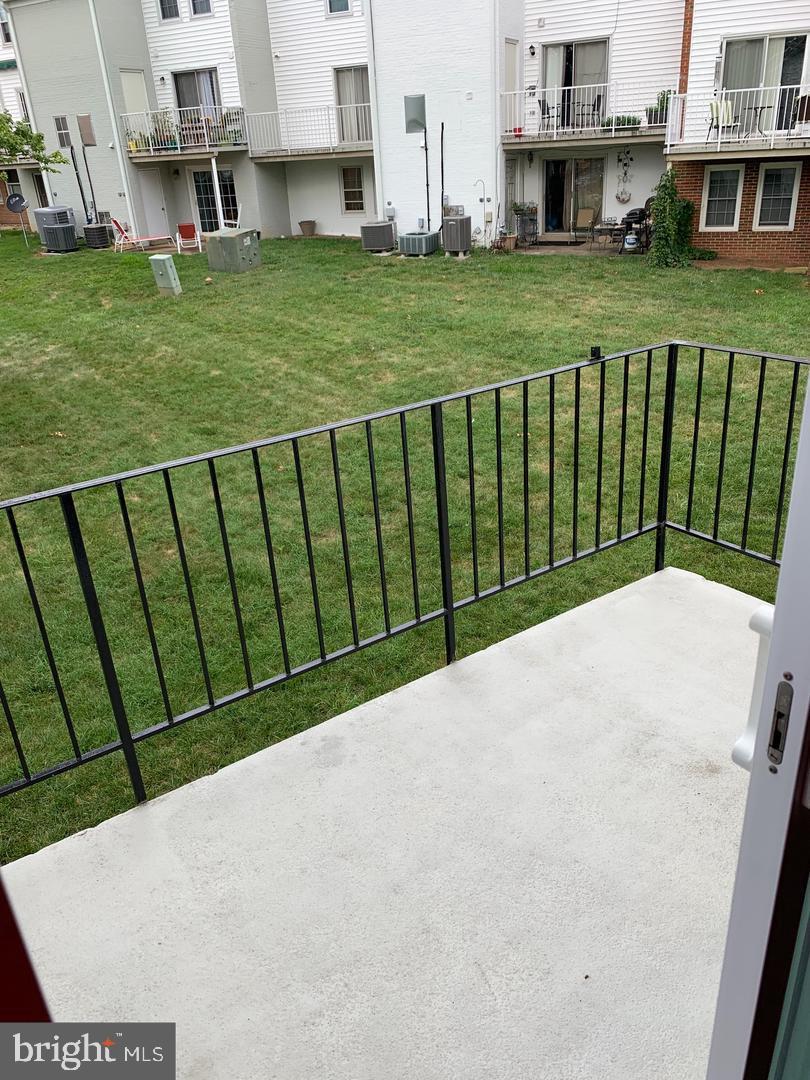 LEEDS SQUARE - Residential Lease