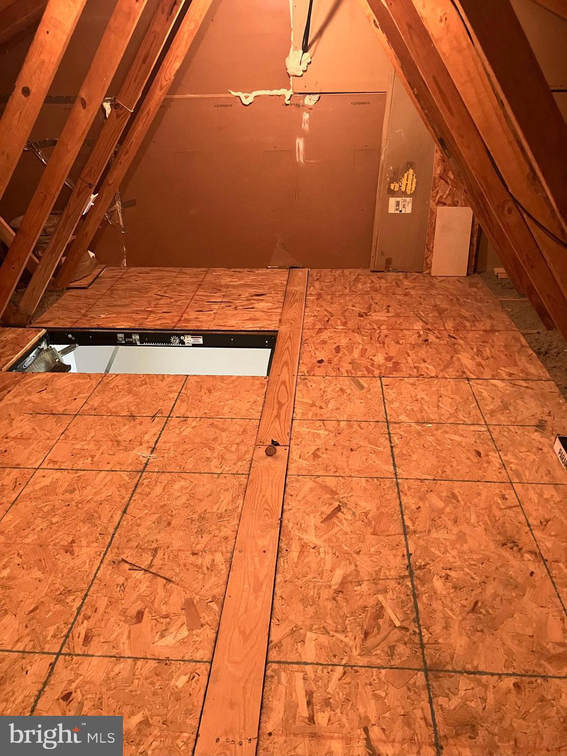 LEEDS SQUARE - Residential Lease