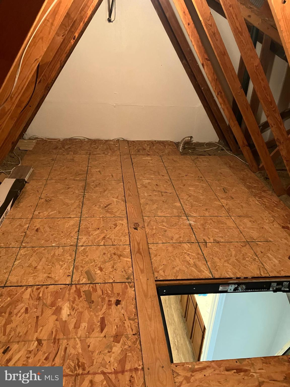 LEEDS SQUARE - Residential Lease