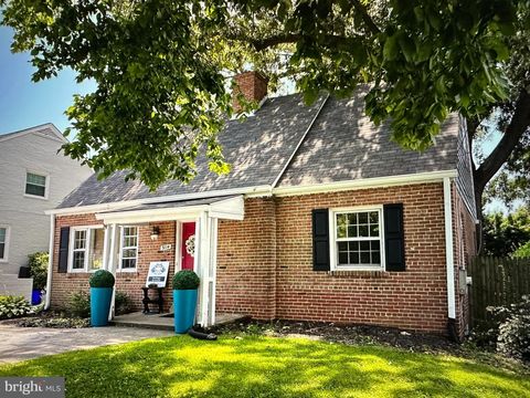 Photo of 5114 Bradley Boulevard, CHEVY CHASE, MD 20815 (MLS # MDMC2182048)