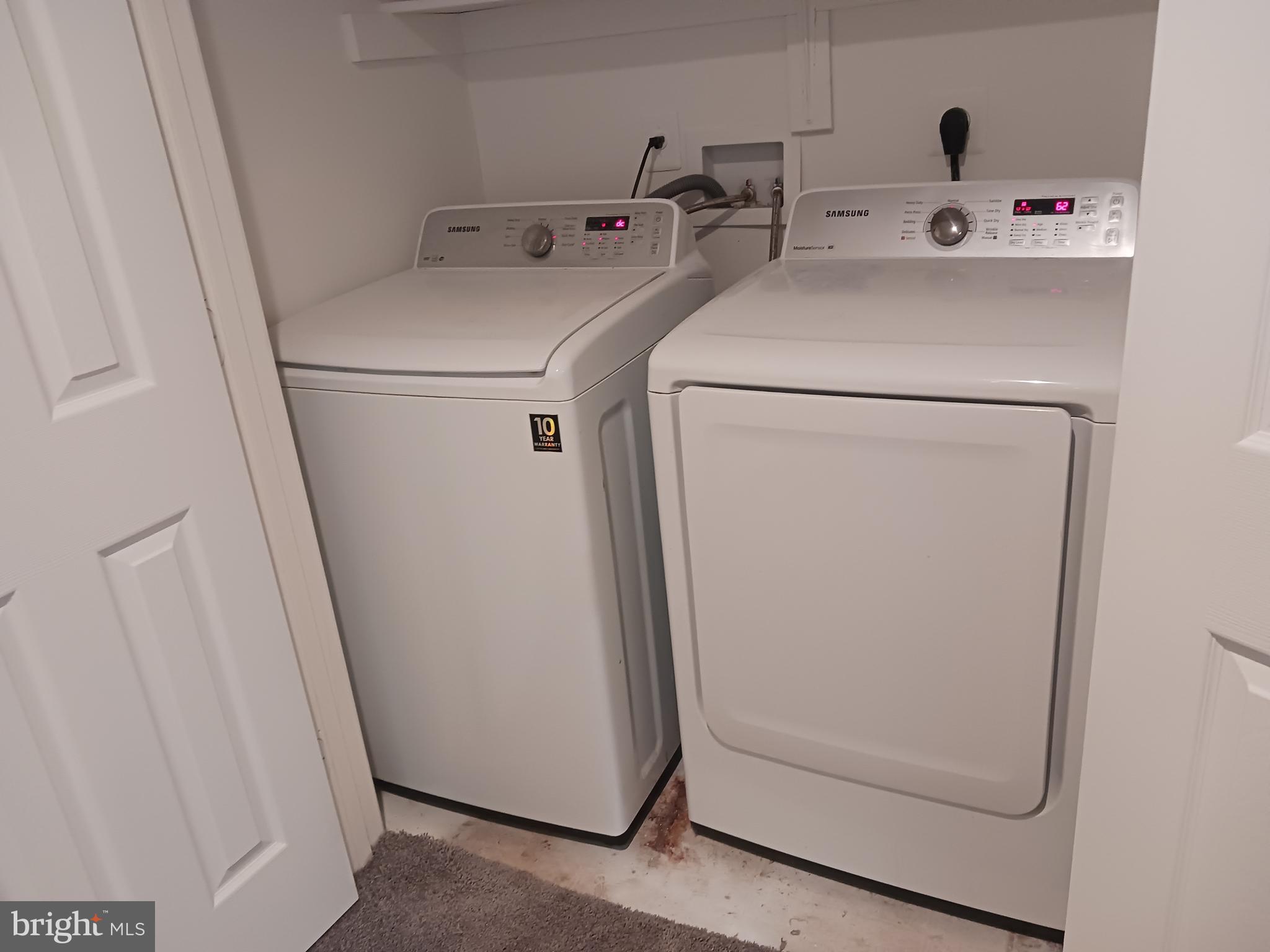 HILLSIDE TERRACE - Residential Lease