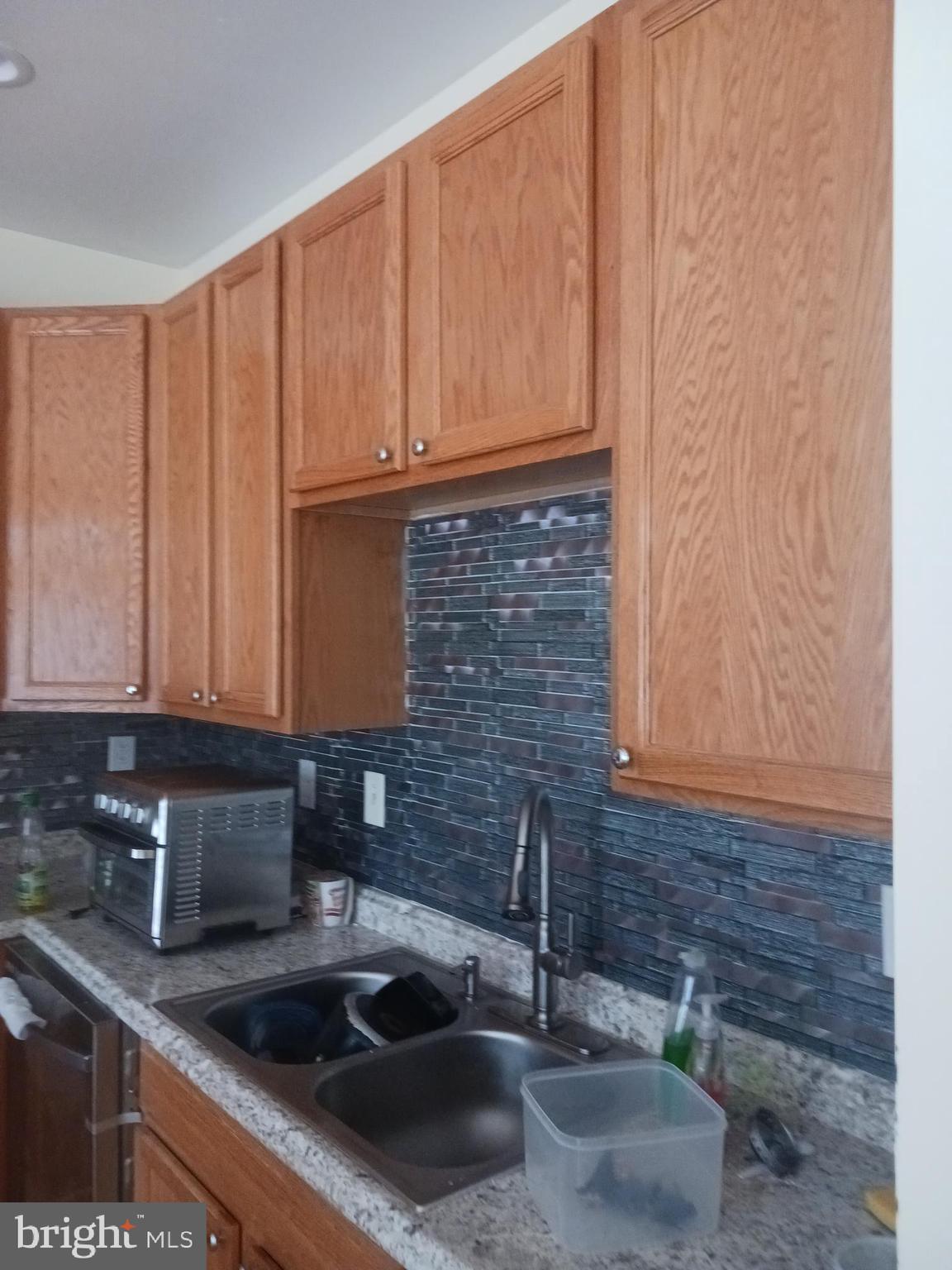 HILLSIDE TERRACE - Residential Lease