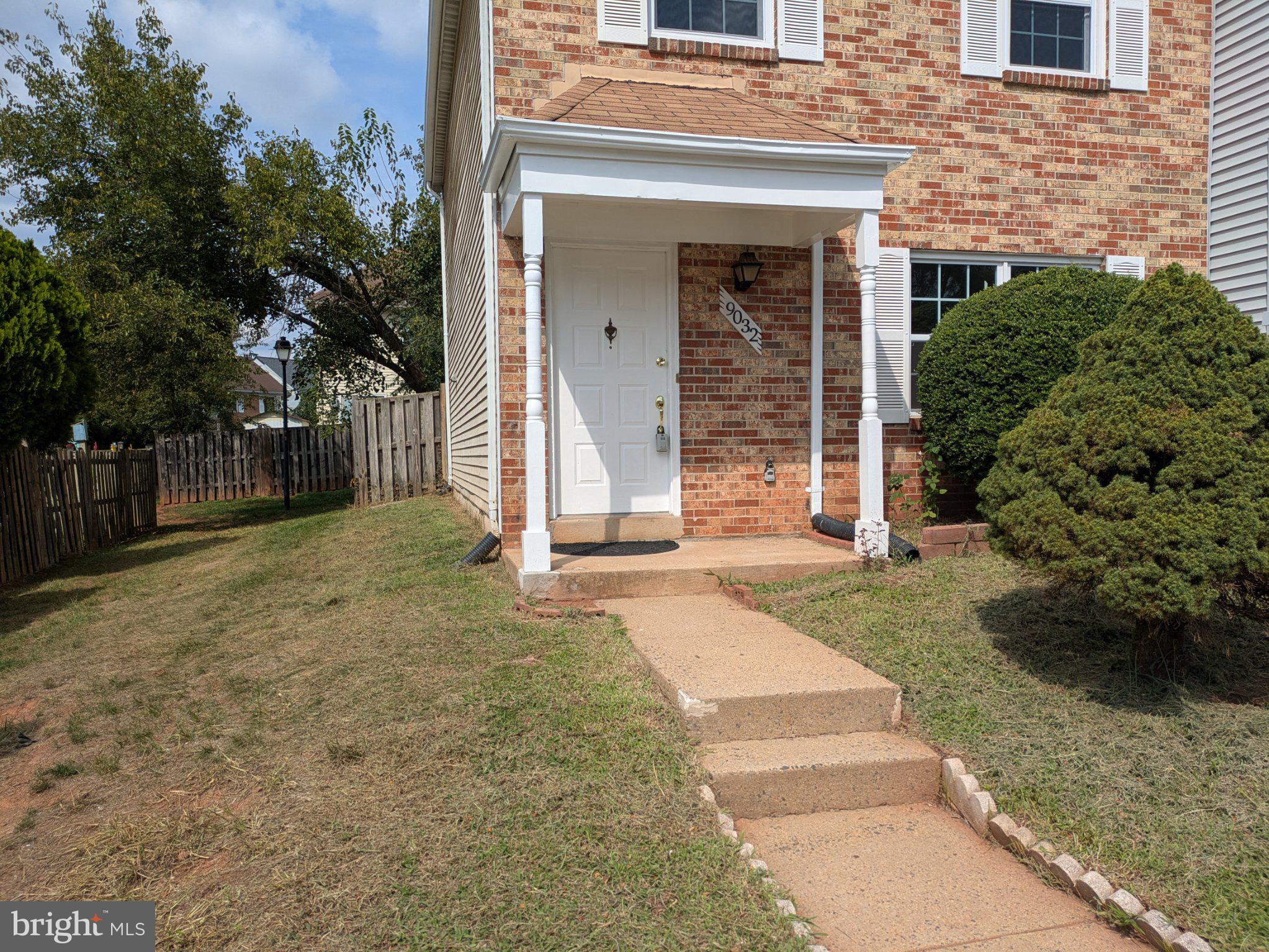 9032 WHISPERING PINE COURT
