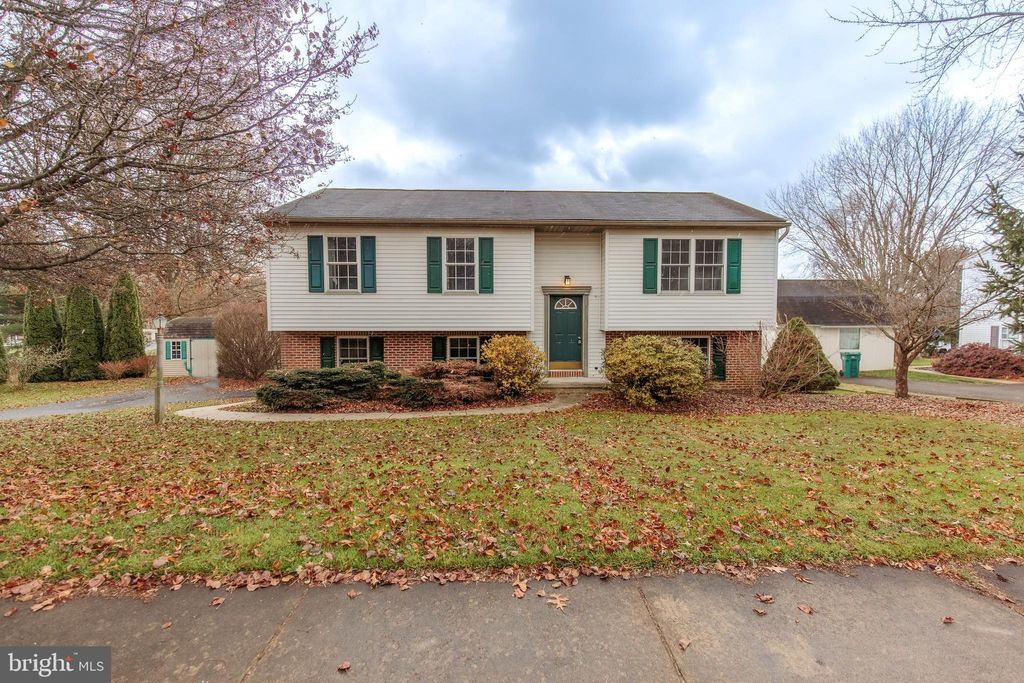 Photo of 203 Meadow Lane, Quarryville, PA 17566 (MLS # PALA2044366)