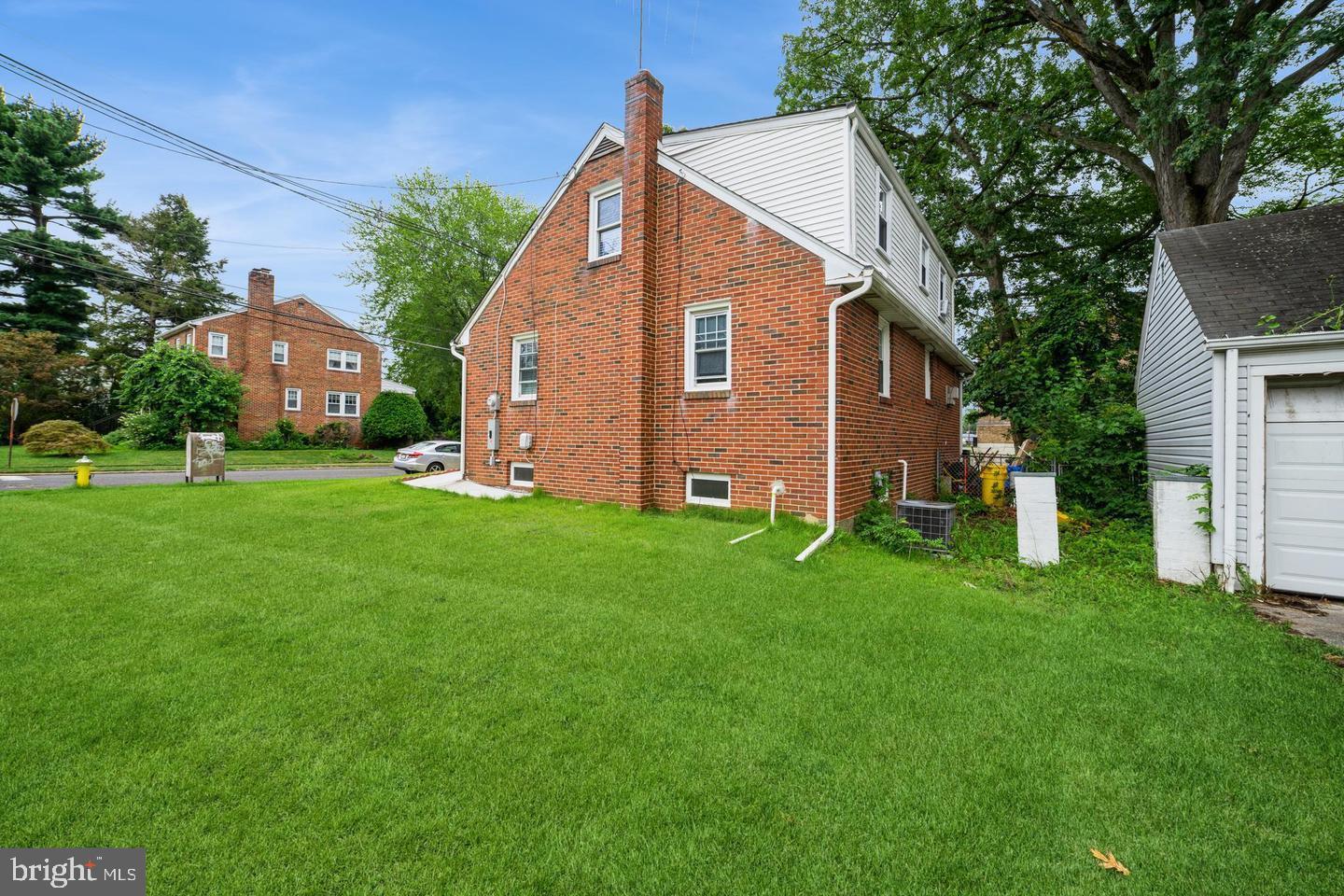 5506 WISTERIA AVENUE