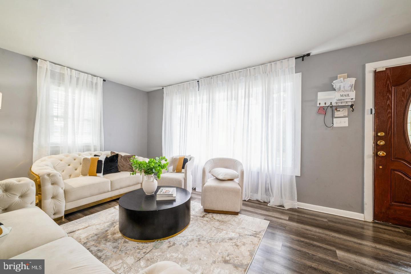 5506 WISTERIA AVENUE