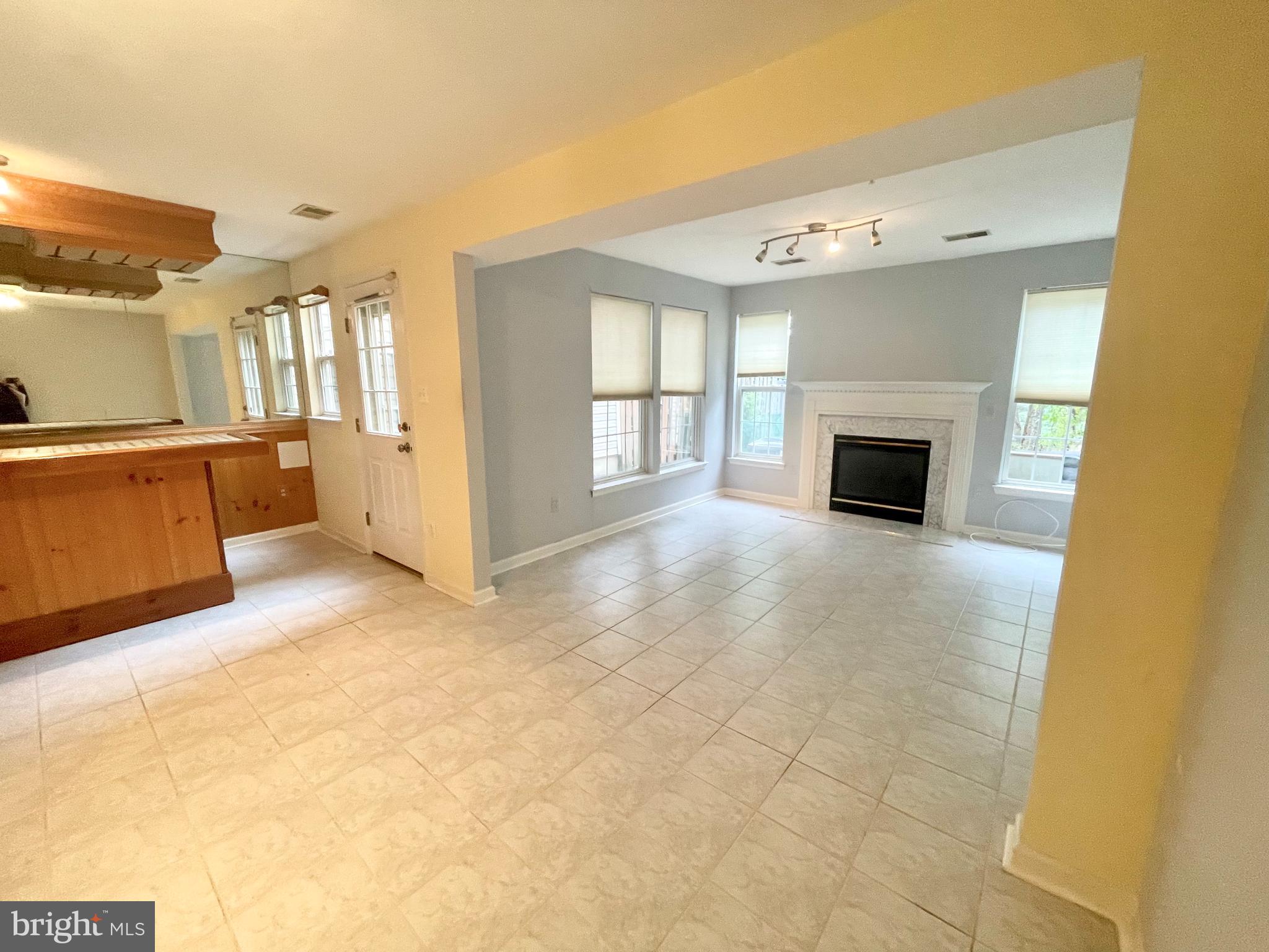 SPRING RIDGE - Residential Lease