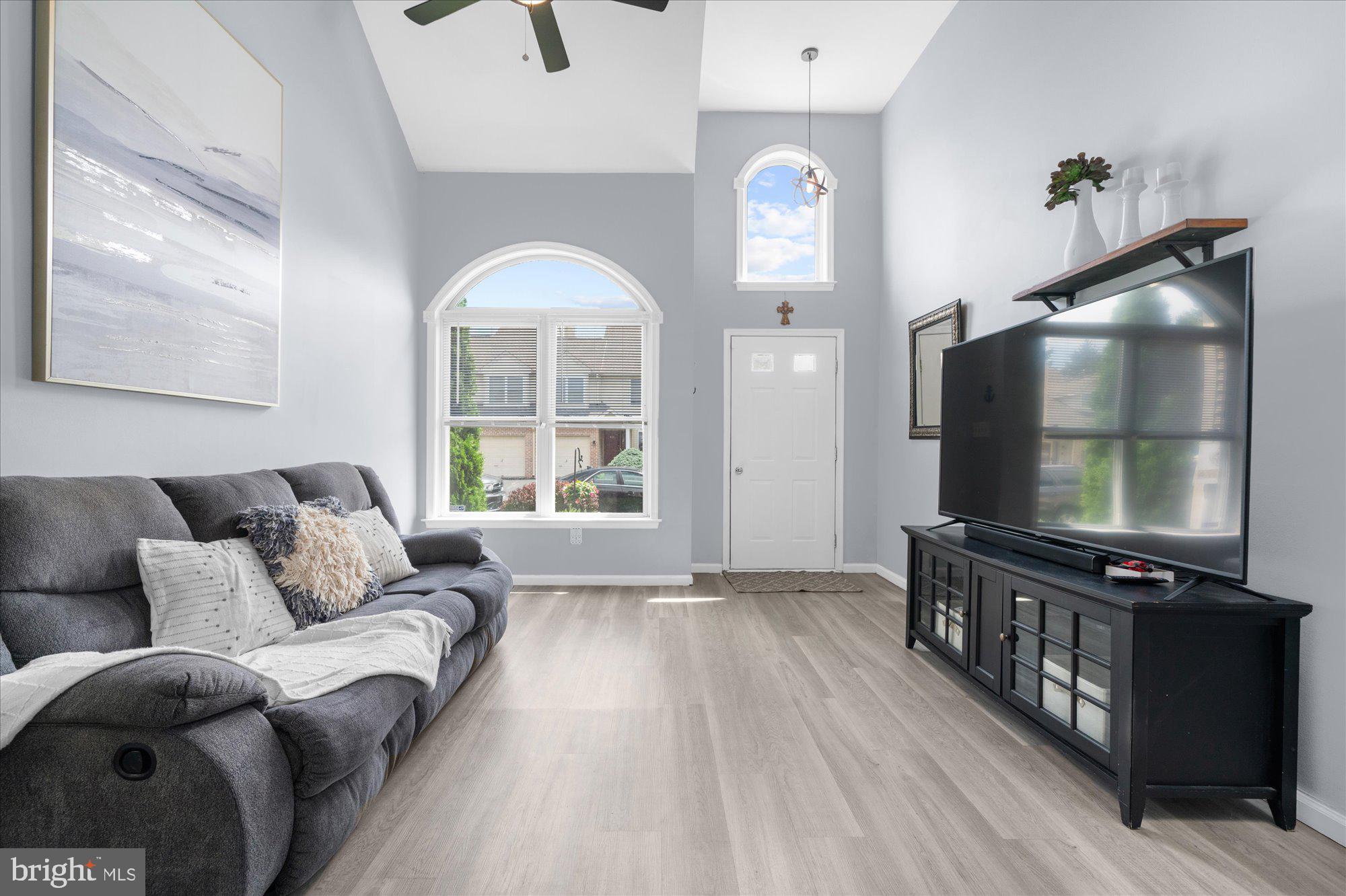 318 WINDSOR PLACE