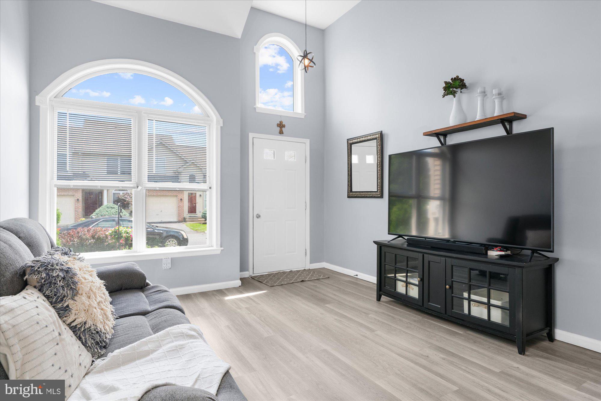318 WINDSOR PLACE
